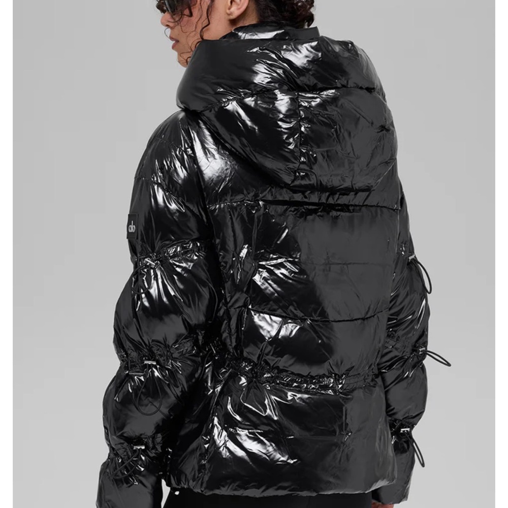 ALO Yoga Glossy Black Puffer Jacket - Picture 3 of 14